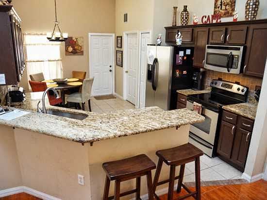 CL4P5136VL-kitchen-and-breakfast-bar