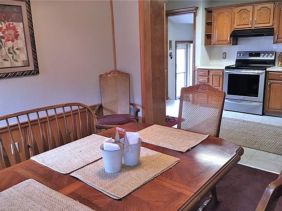 5th image of 1655 Oakwood Ave