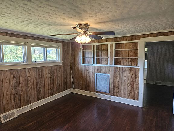 5th image of 215 Fairson Ave