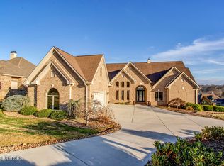 1490 Rarity Bay Pkwy, Vonore, TN 37885