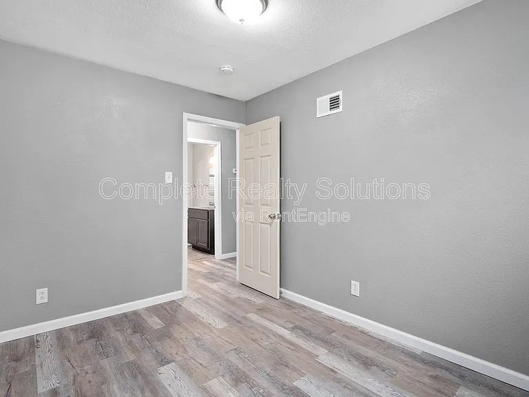 50 Lynn Meadows Ln — Photo 17