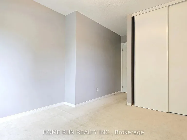 152 Thornbury Cres — Photo 26