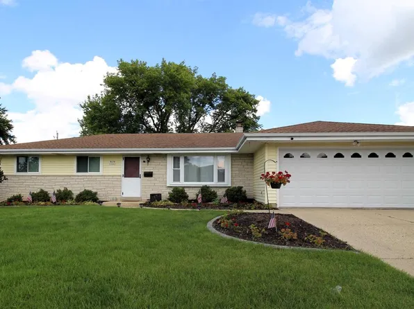 W174N9446 Joper ROAD, Menomonee Falls, WI 53051