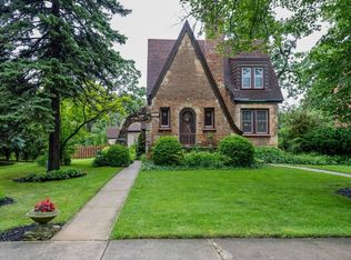 8105 Edgewater Rd, North Riverside, IL 60546