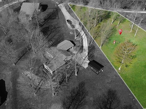3rd image of 7668 Ridge Pl N