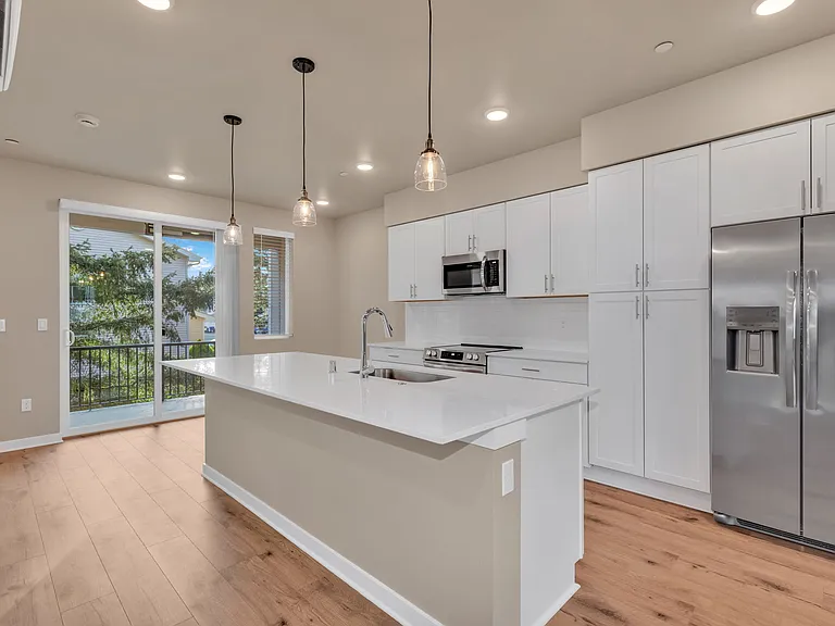 15423 Admiralty Way #E3 — Photo 12