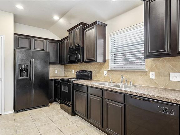4th image of 2224 Jocelyn Way