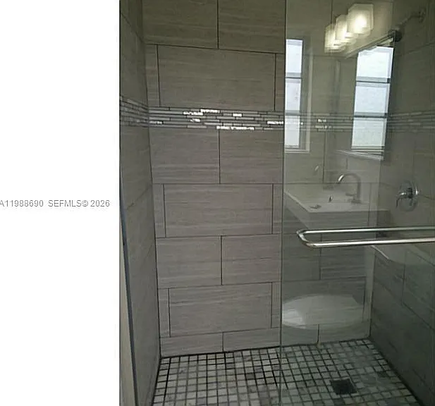 740 NE 179th Ter — Photo 6
