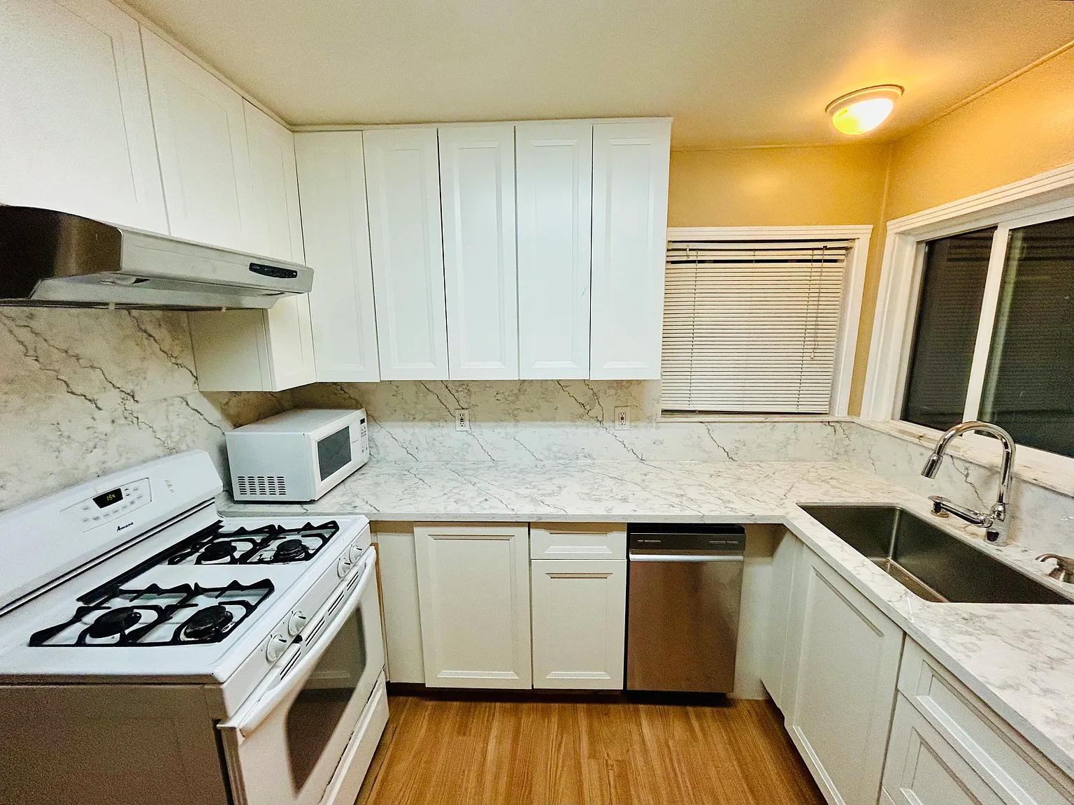 560 Lambert Way — Photo 4