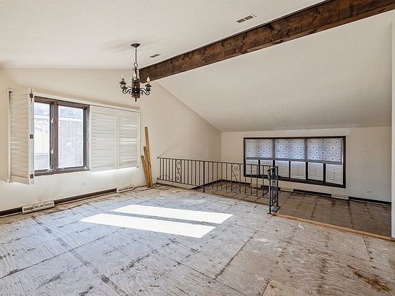 4th image of 5537 S Kensington Ave