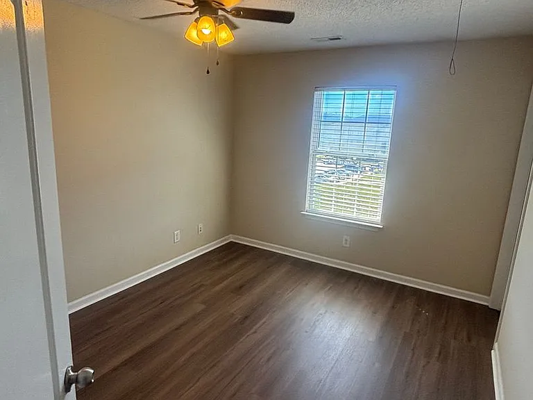 1626 Daisy Park Dr — Photo 7