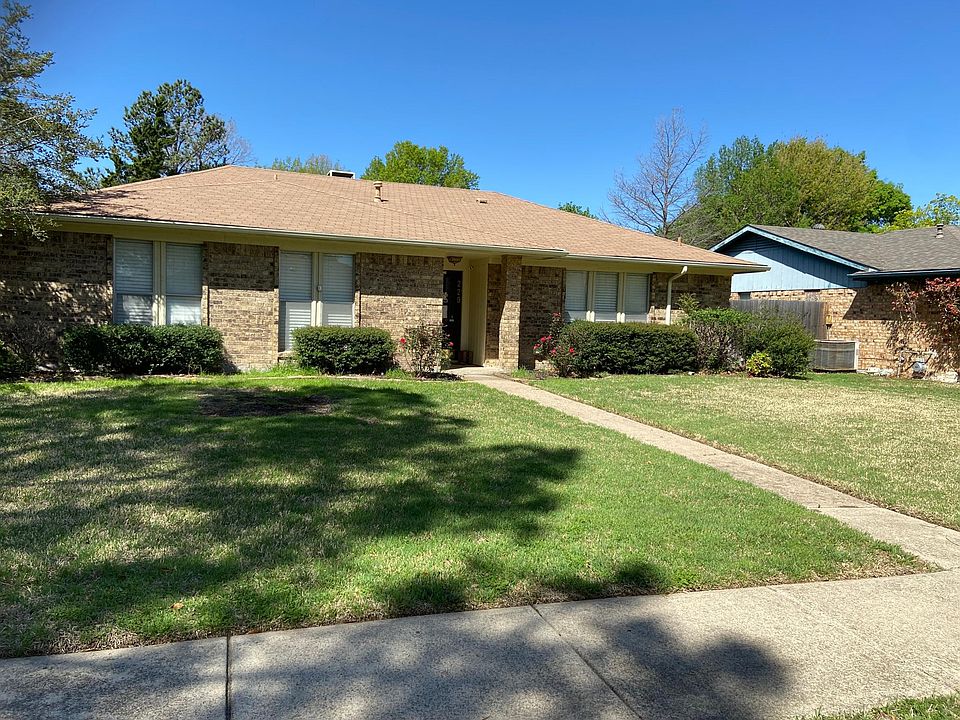 1st image of 229 Heather Glen Dr