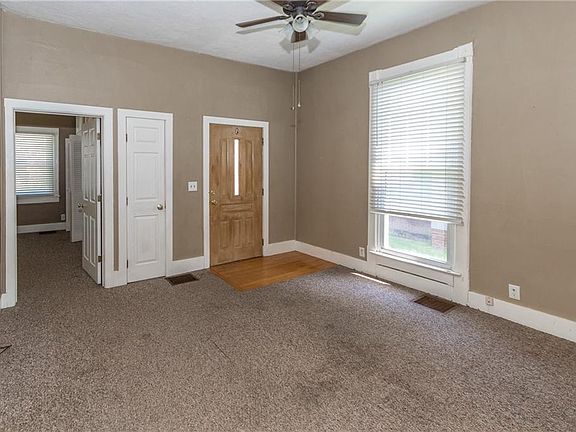 5th image of 215 Grant St