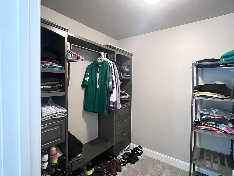 230 Misty Valley Ln — Photo 32