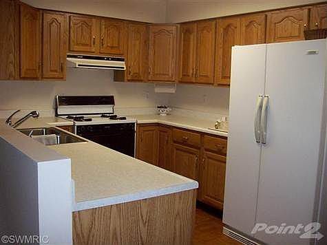 3rd image of 1445 Clarendon Ave