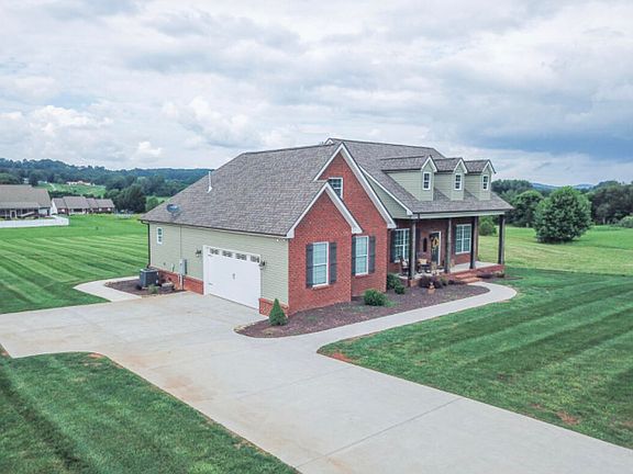4th image of 105 Shannadoah Ln
