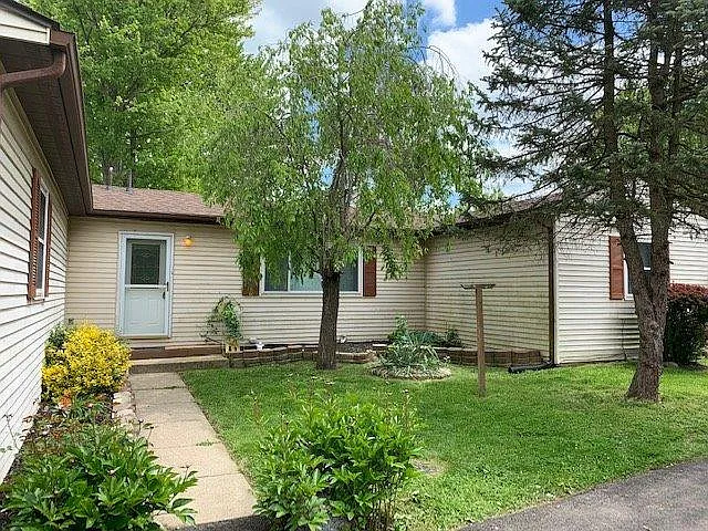 808 Lily Ln photo 1
