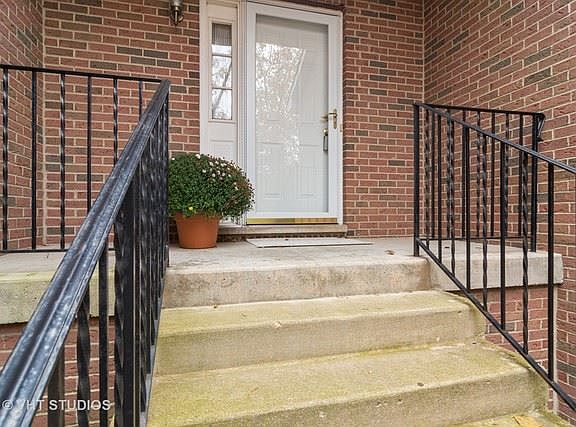 2nd image of 64 N Leslie Ln