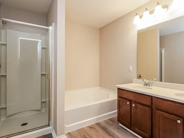 2036 Godiva St — Photo 10