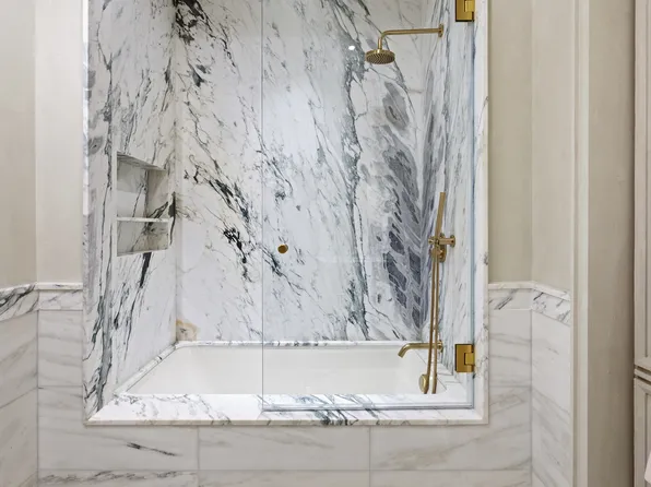 30 Front Street image 24 of 44