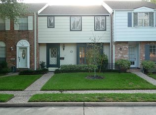 1365 Country Place Dr, Houston, TX 77079