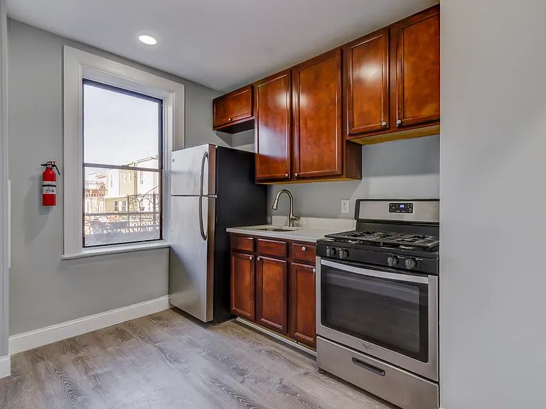429 Fairmount Ave #109 — Photo 8
