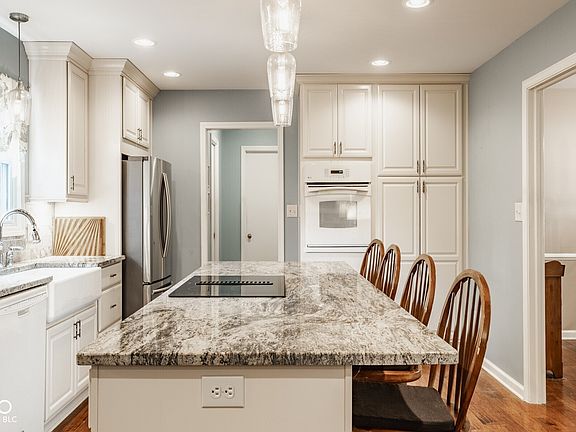 5th image of 10155 Briar Creek Ln