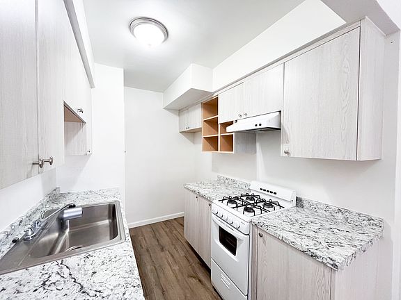 3rd image of 525 W Alpine St APT A