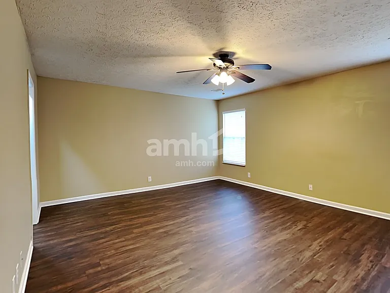 3136 Hidden Creek Dr — Photo 10