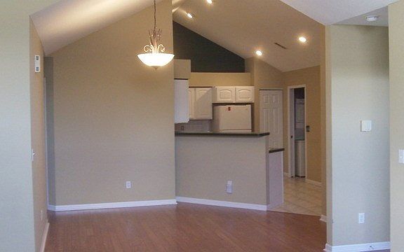 5th image of 313 Steeplechase Cir #313