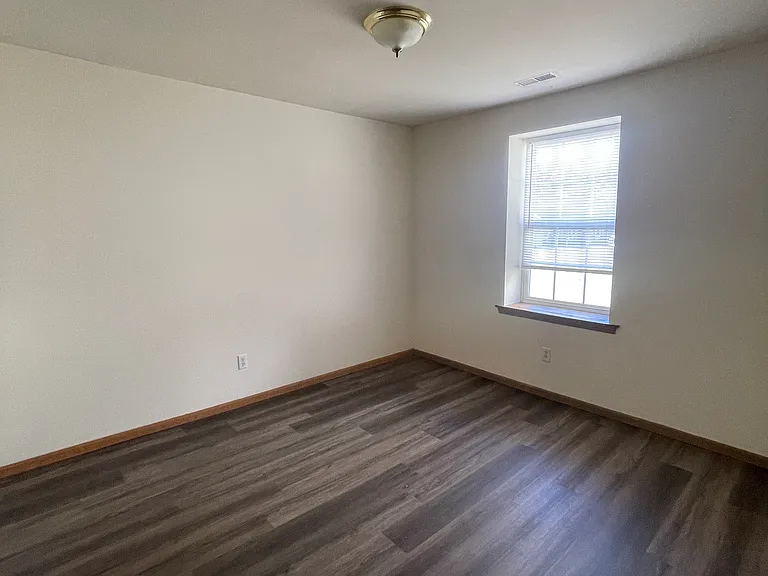 641 Eagle Ridge Dr — Photo 5
