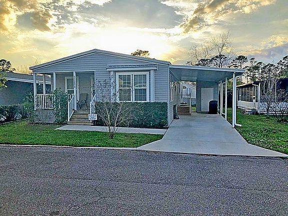 4th image of 11296 Suzanne Ln