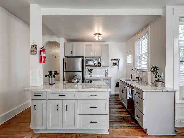 637 E Orange St #2 — Photo 7