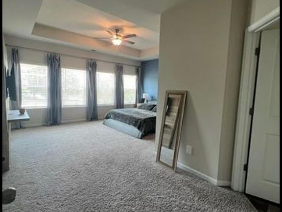 4th image of 218 Piedmont Cir