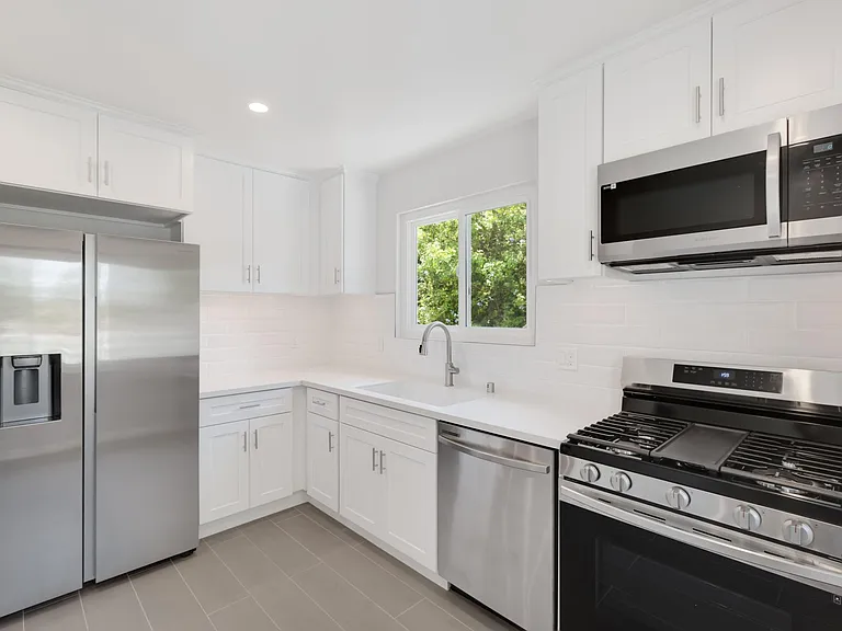 5019 Cahuenga Blvd #5019 — Photo 2