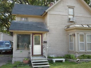 817 3rd St, Brookings, SD 57006