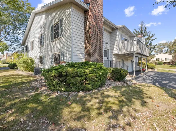 10227 West Parkedge CIRCLE, Franklin, WI 53132