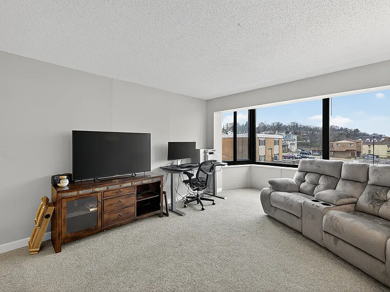 207 5th Ave SW #202 — Photo 19