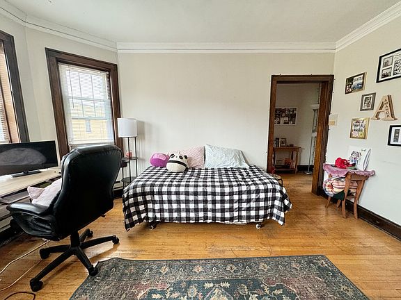 3rd image of 3815 N Greenview Ave #3821-2W