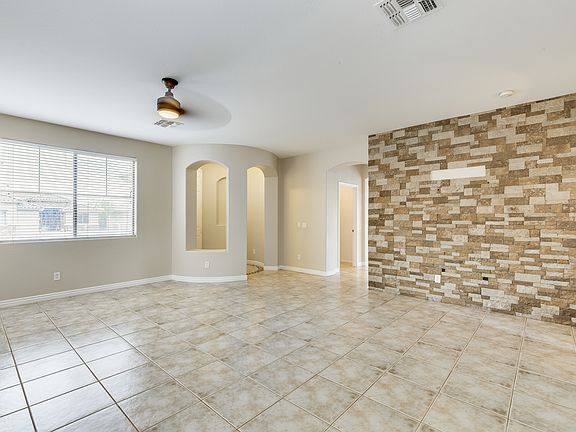 3rd image of 1525 E Branham Ln