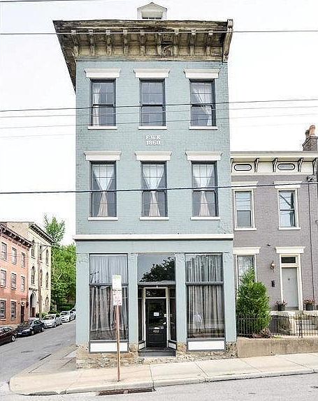 1st image of 400 E Liberty St