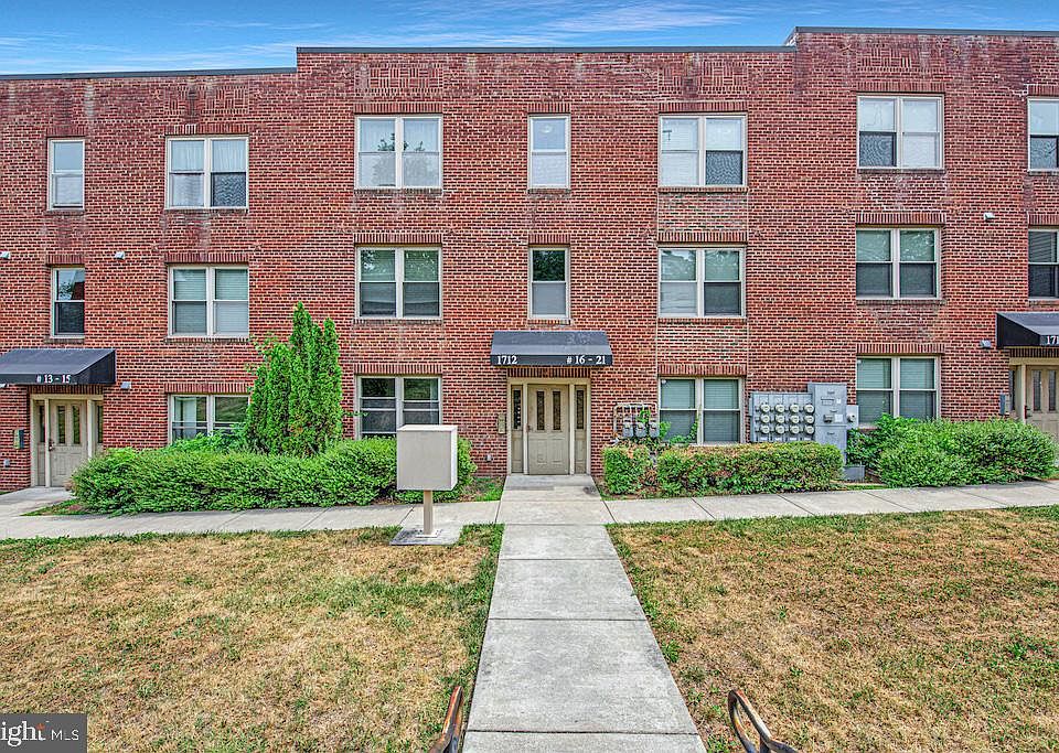 1st image of 1712 W St SE #17