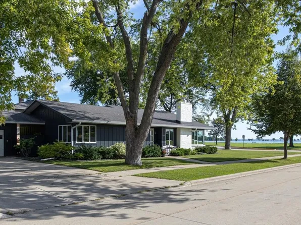 1120 Baldwin Ave, Oshkosh, WI 54901