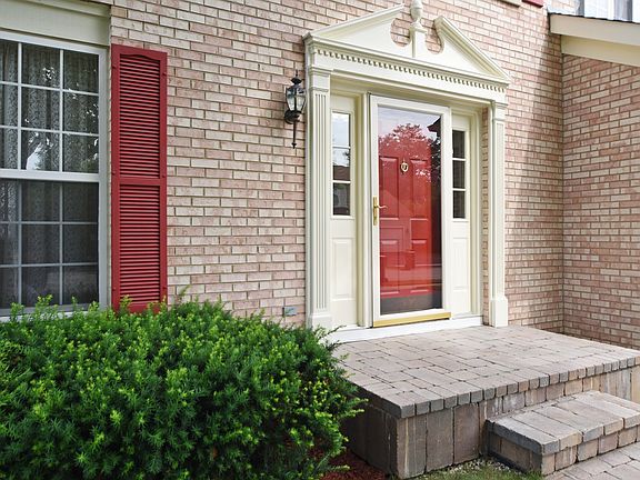 5th image of 74 Cambridge Dr