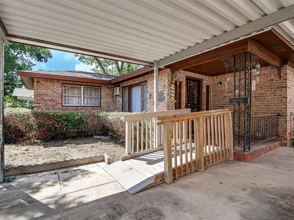 3207 NW 24th St, Fort Worth, TX 76106
