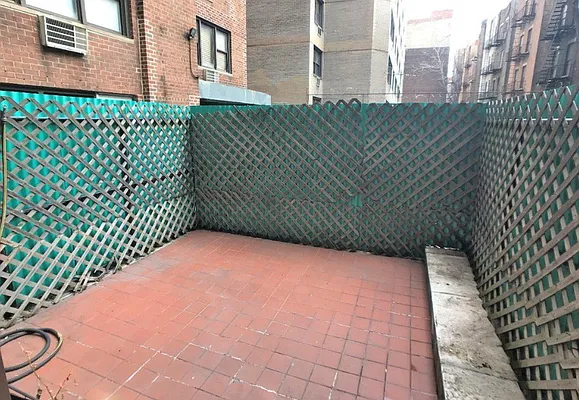 Rented by Bravado Real Estate LLC | media 6