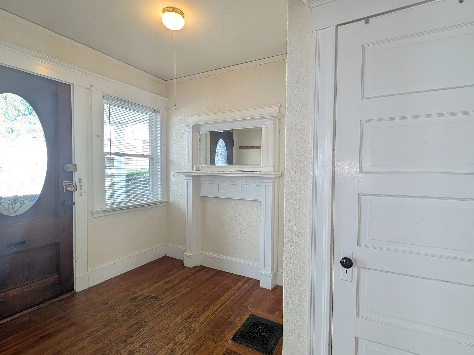 2 bed, 1000 sqft, $2,900 — Photo 2