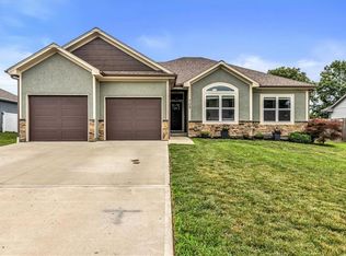 709 Clayton Dr, Odessa, MO 64076