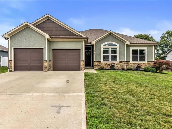 709 Clayton Dr, Odessa, MO 64076