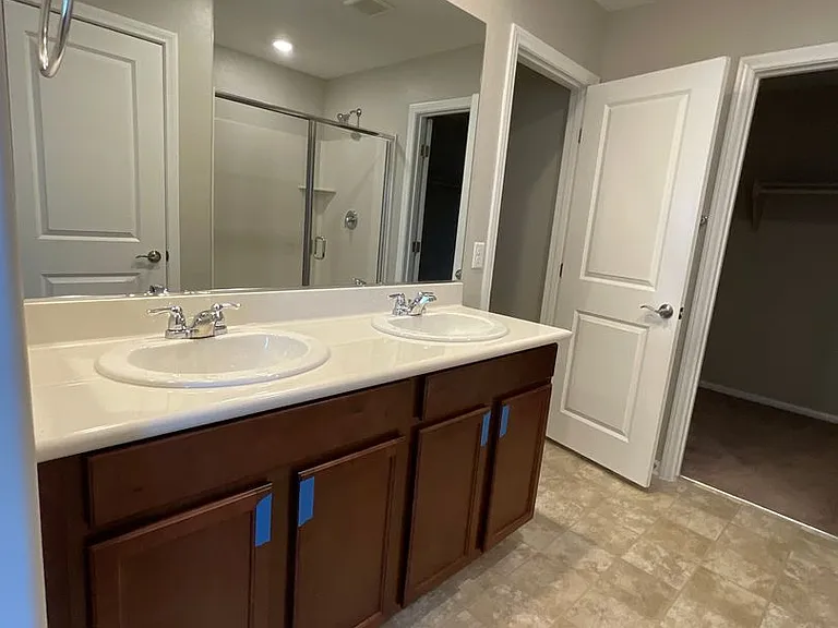18 Pivot Ave — Photo 11